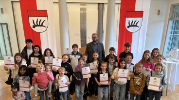 Göppingen - Oberbürgermeister ehrt Sieger des Maientag-Luftballon-Flugwettbewebs