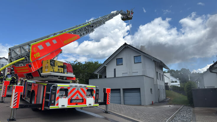 Birenbach - Dachstuhl fängt Feuer