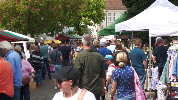 Rechberghausen: Kunst- Kreativ- und Handwerkermarkt lockt zahlreiche Besucher an