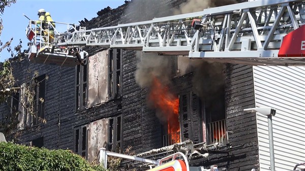 Göppingen: Feuer zerstört Wohnkomplex