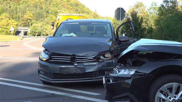 Mühlhausen: Frontalcrash - Vier Personen verletzt